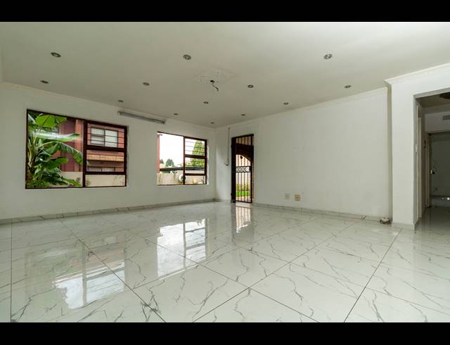 3 BEDROOM APARTMENT RENTED IN MORNINGSIDE